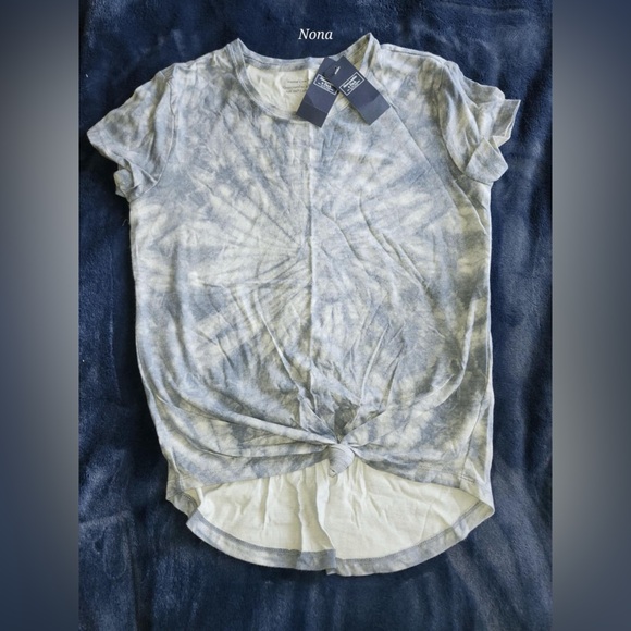 Abercrombie And Fitch Knotted Tee size XL NWT - Picture 2 of 5
